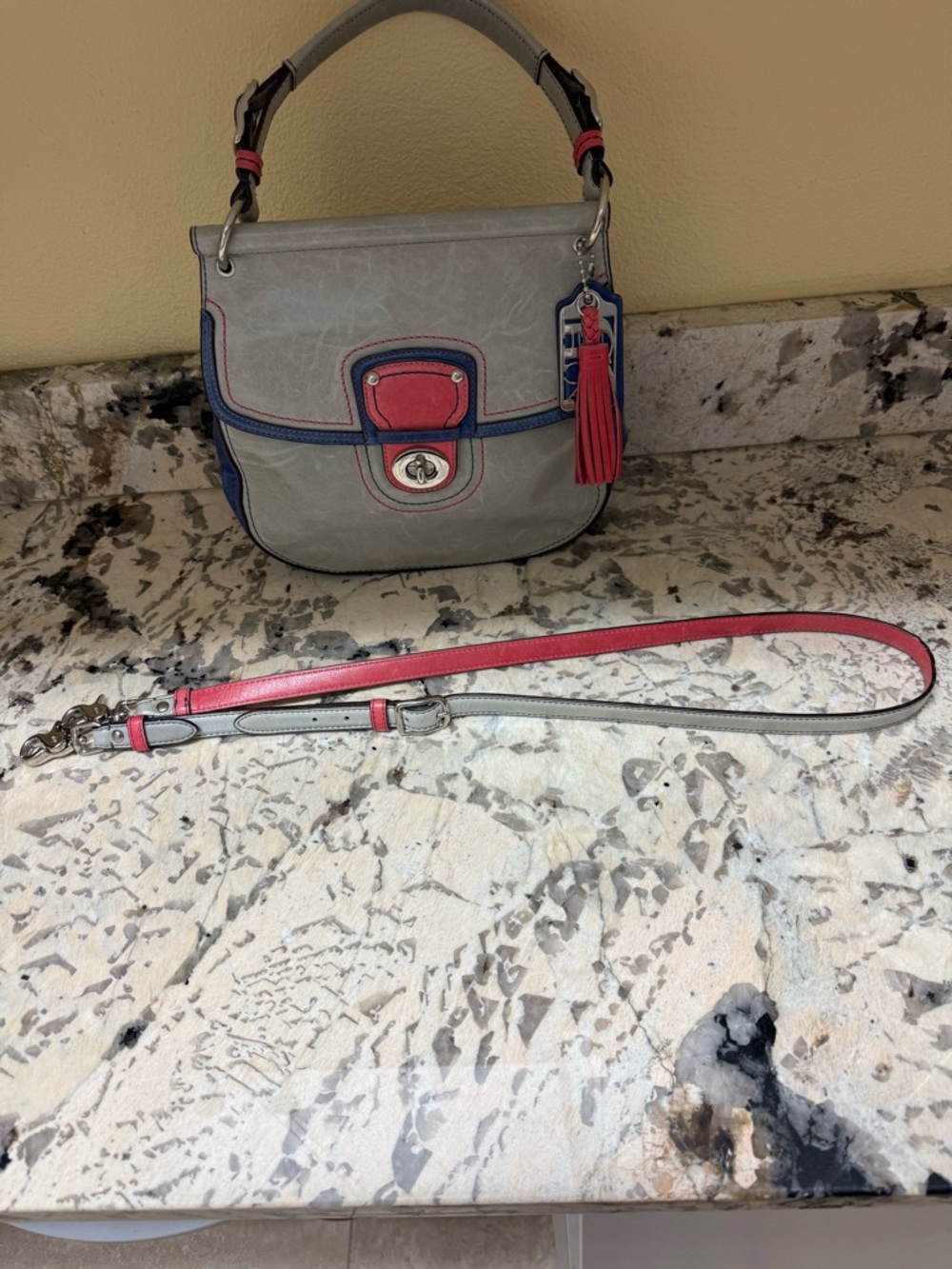 Vintage coach gray pink cross body hand bag excellent condition leather - Picture 2 of 6